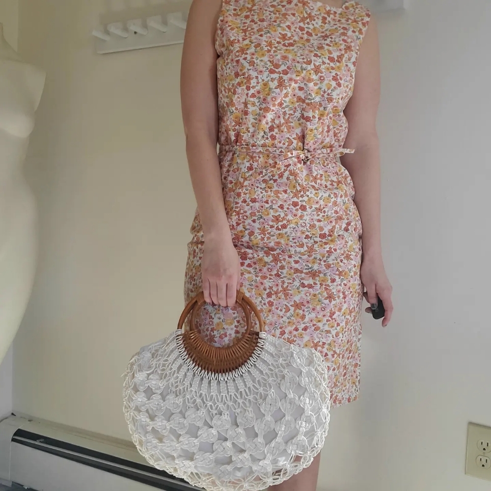 × SOLD ×Stunning wood handled macrame purse - Picture 3 of 6